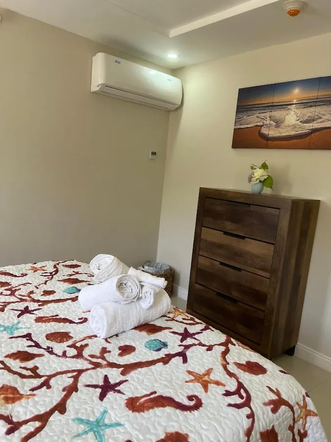Bayfront Villa & Apartment Portmore Giamaica