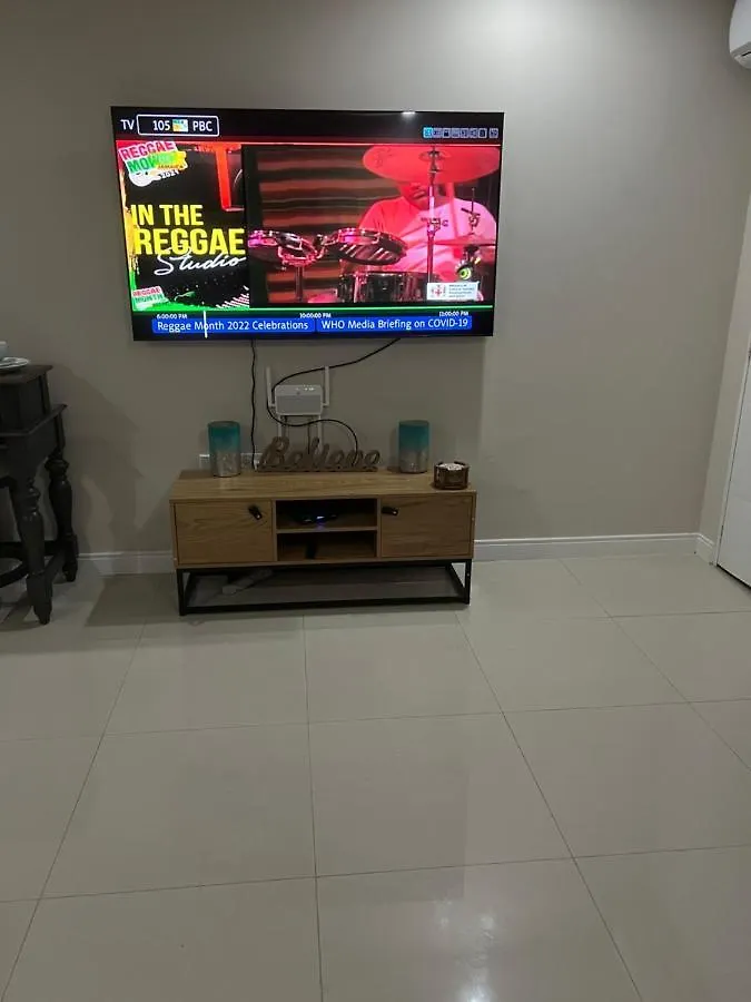 Bayfront Villa & Apartment Portmore Giamaica